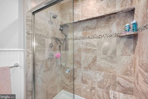 457 Crystal Lake Ave, Tavistock NJ 08033-2819 exterior