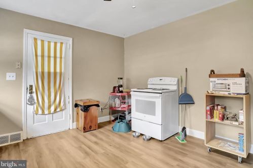 1378 Valley Rd, Berkeley Springs WV  25411-4801 exterior