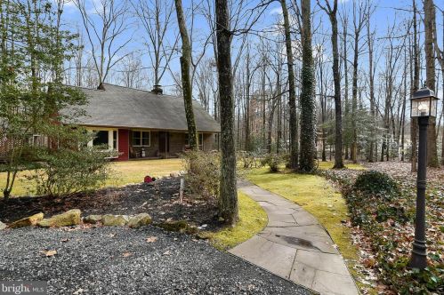 76 Shackelford Well Rd, Fredericksburg, VA 22406-4939