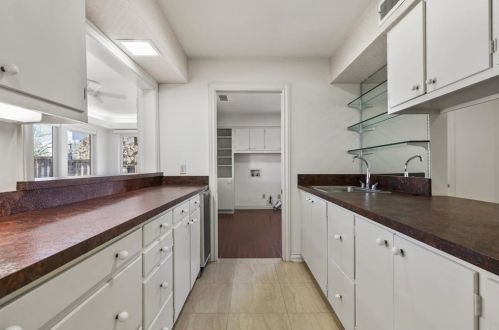 3819 Cabeza De Vaca Cir, Irving TX  75062-3841 exterior