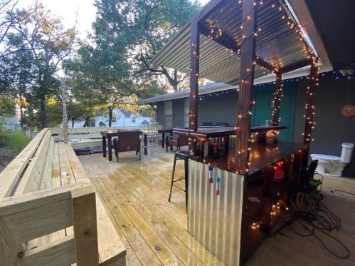 403 33rd St, Austin TX  78705-2415 exterior