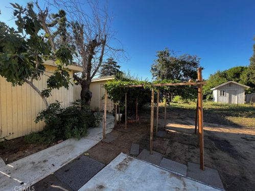 7165 Peralta Pl, Riverside CA  92509-6339 exterior