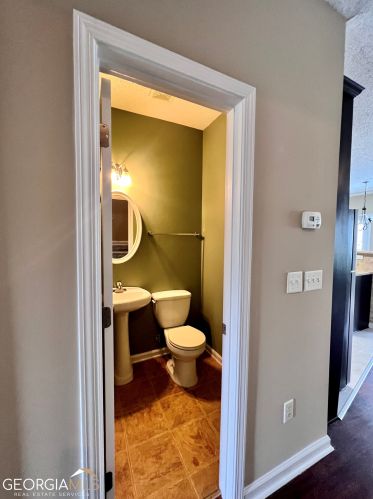 2594 Capella Cir, Atlanta GA  30331-3873 exterior