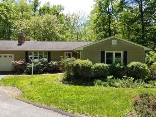 38 Hemlock Dr, Deep River, CT 06419-2229