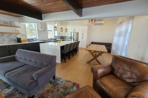 23 Splitrock Rd, Norwalk CT  06854-4713 exterior