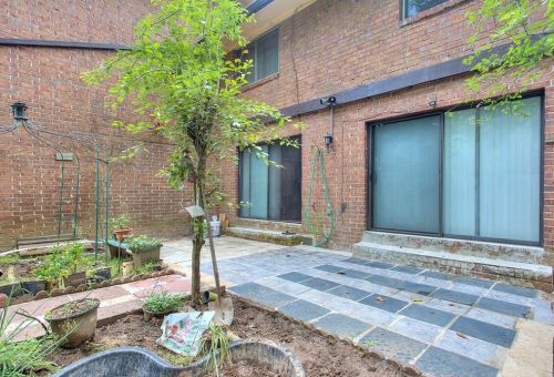 2570 Bradford Sq, Atlanta GA  30345-1366 exterior