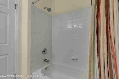 353 Daniele Dr, Tinton Falls NJ 07712-7943 exterior