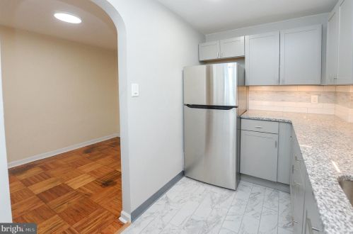 302 Cooper Ave, Camden NJ 08107-2107 exterior