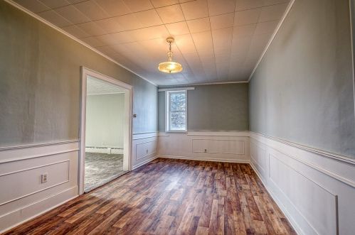 426 Emerson St, Vandergrift PA  15690-1520 exterior