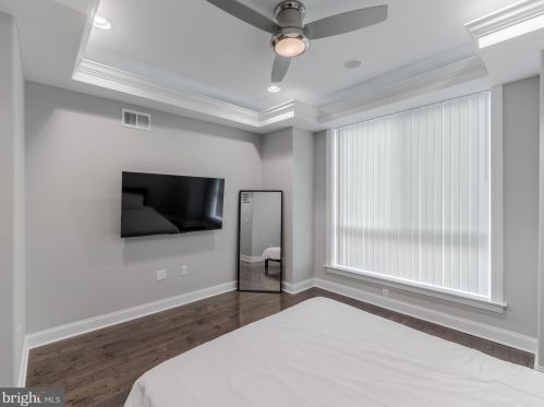 2131 10th St, Philadelphia PA 19148-5007 exterior