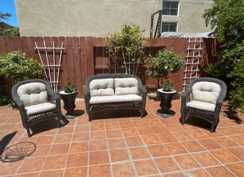 1325 Blakely Ln, Modesto, CA 95356-8984