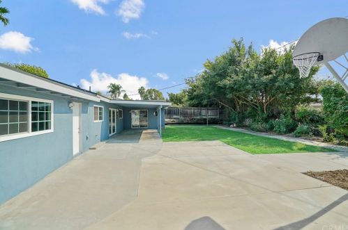 6337 Westview Dr, Riverside CA  92506-5325 exterior