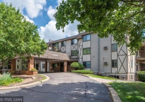 1304 Medicine Lake Dr, Minneapolis MN  55441-4814 exterior