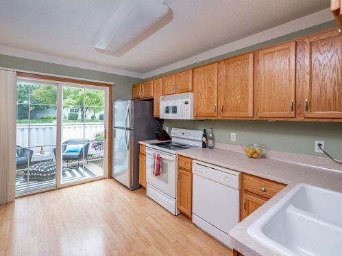 2096 Gresham Ave, Saint Paul MN  55128-4410 exterior