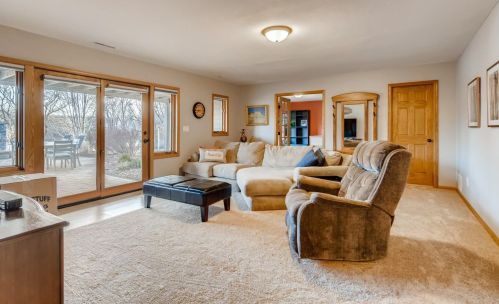 1580 Blackhawk Lake Dr, Saint Paul MN  55122-1245 exterior