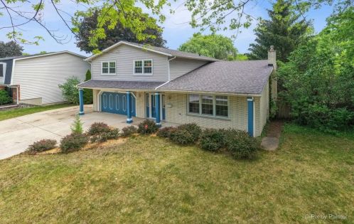 1103 King Arthur Ct, Palatine, IL 60067-2682