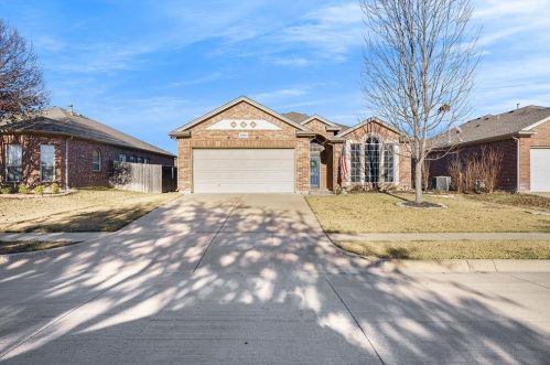 5904 Ozark Dr, Fort Worth TX  76131-4003 exterior