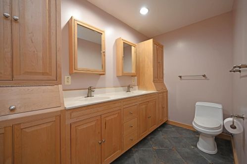 5124 Hagewa Dr, Cincinnati OH 45242-6247 exterior