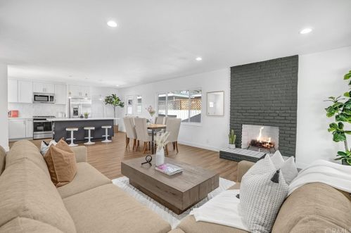 1048 Fairbrook Ln, Santa Ana CA  92706-1106 exterior