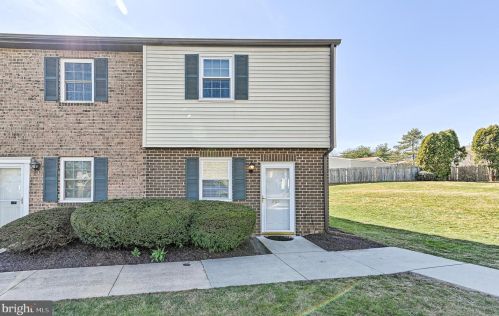 1785 Baron Dr, York, PA 17408-2231