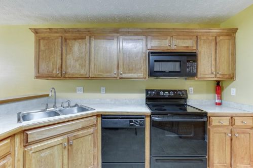 2005 Lantern Dr, Jefferson GA  30549-6996 exterior