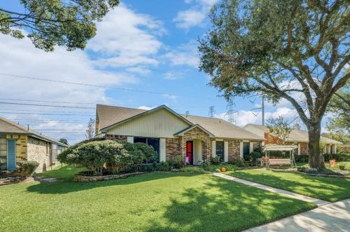 7026 Christina Ln, Garland TX 75043-6619 exterior