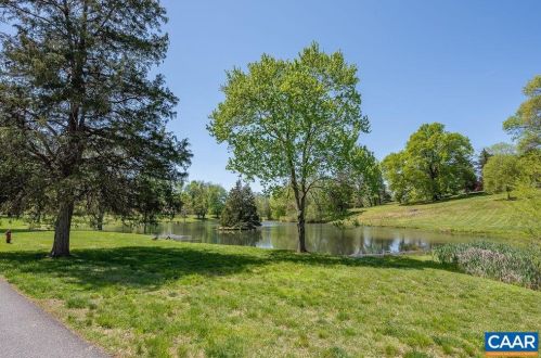 19 Old Farm Rd, Charlottesville, VA 22903-4725