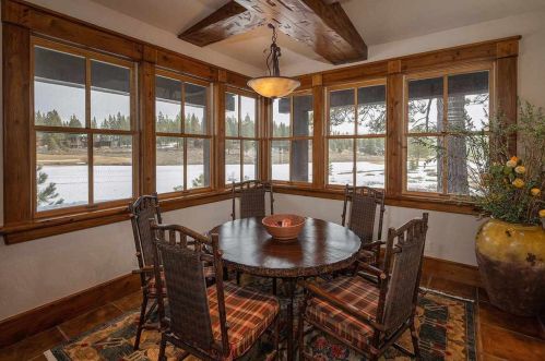 10237 Dick Barter, Truckee CA  96161-5172 exterior