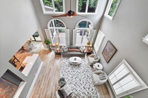 800 Lake Summit Dr, Atlanta GA  30342-1975 exterior