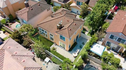 34 Del Ventura, Irvine CA  92606-8857 exterior