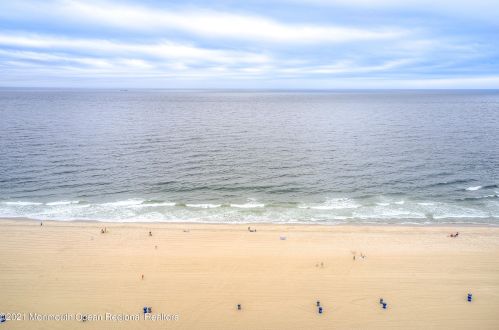 301 2nd Ave, Tinton Falls, NJ 07712-6130