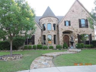 1720 Point Dr, Carrollton TX  75007-1473 exterior