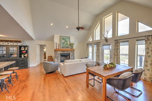 41 Leafwood Ln, Clayton, GA 30525-3044