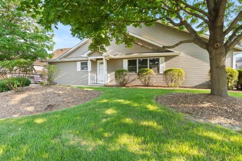 814 Paige Ln, Pingree Grove IL  60140-7705 exterior
