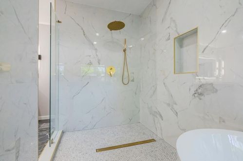 620 Colebrook Ct, Atlanta GA  30327-4710 exterior