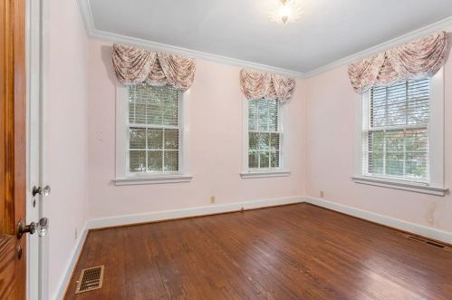 5 Brookhaven Dr, Atlanta GA  30319-1143 exterior