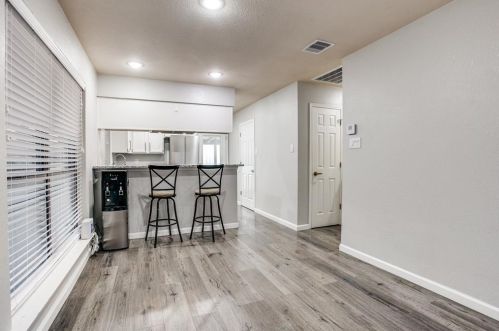 5725 Cancun Dr, Fort Worth TX  exterior