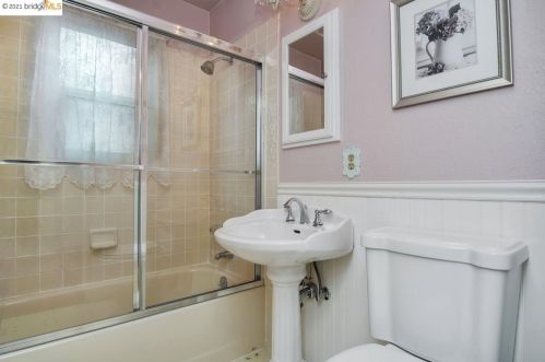 1320 Sherwood Dr, Concord CA  94521-3350 exterior