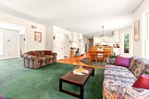 83 Walnut Valley Rd, Columbia, NJ 07832-2797