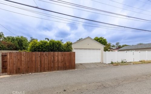 818 9th Ave, Upland CA  91786-4001 exterior