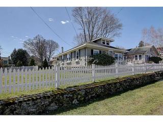 68 Chachapacasset Rd, Barrington, RI 02806-4774