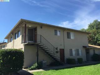 1078 Mohr Ln, Concord, CA 94518-4082