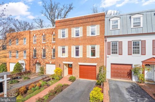 206 James Thurber Ct, Falls Church, VA 22046-3416