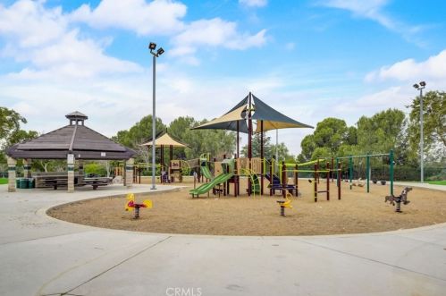 949 Lone Pine Ln, Anaheim CA  92808-2309 exterior