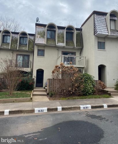 1628 Valencia Way, Herndon, VA 20190-4973