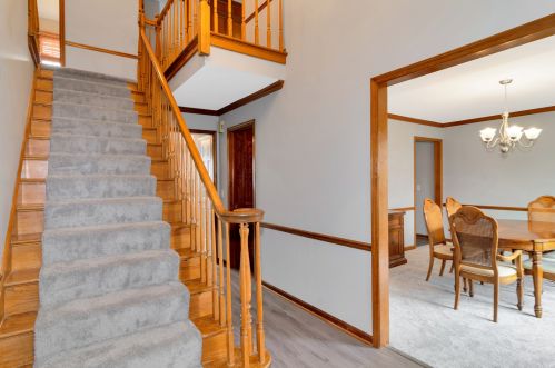237 Covington Ct, Naperville, IL 60565-3341