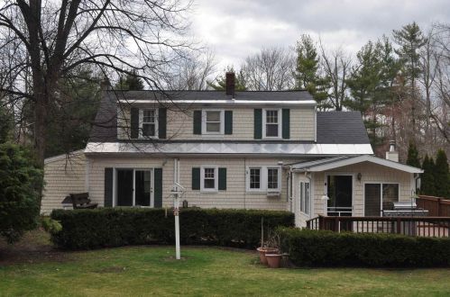 21 Litchfield Rd, Londonderry, NH 03053-2626