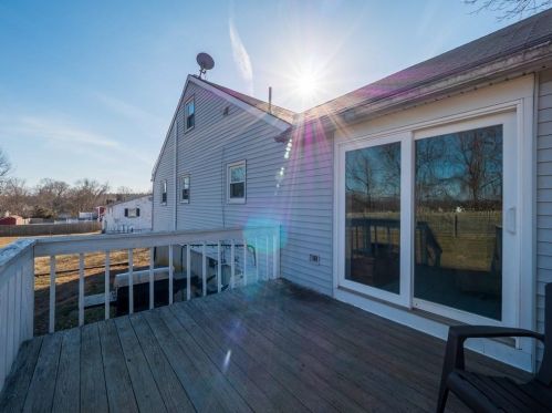 8 Tero Dr, Coventry, RI 02816-5744