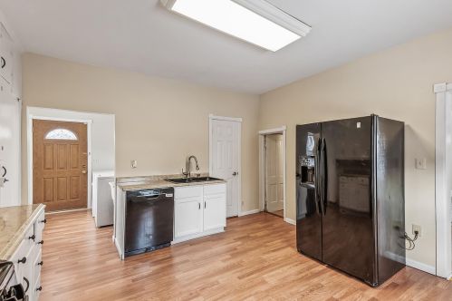 220 Belvidere St, Saint Paul MN  55107-3140 exterior