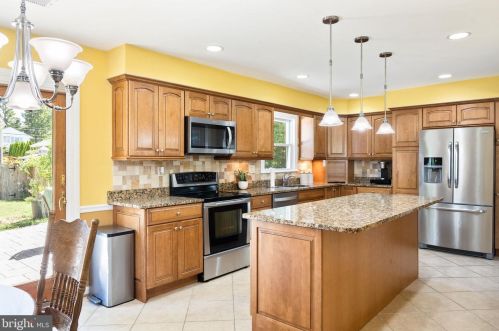 12517 Summerwood Dr, Silver Spring MD 20904-1746 exterior